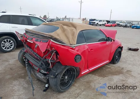 2015 Volkswagen Beetle 1.8T из США, поврежденный, VIN 3VW517AT3FM819415